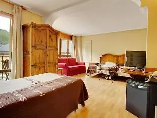 Hotel La *