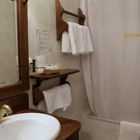 Hotel La *
