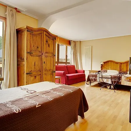Hotel La *